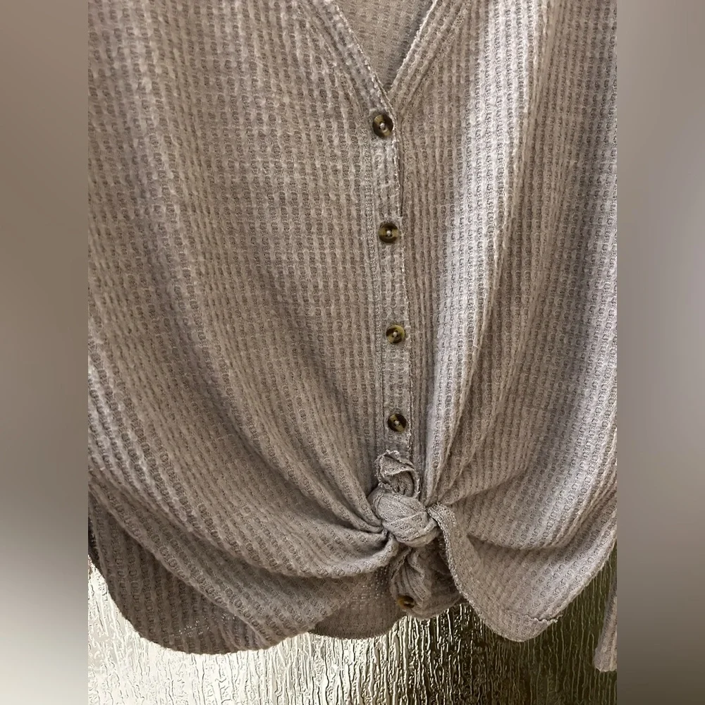 Urban Outfitters Sweater Top - Picture 2 of 5